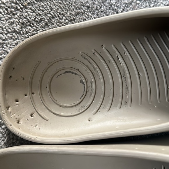 Balenciaga closed pool slides - Picture 4 of 9